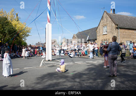 Maifeiertag im Hemswell Village in Lincolnshire, England. Bewahren die Dorftraditionen. Stockfoto