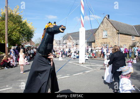 Maifeiertag im Hemswell Village in Lincolnshire, England. Bewahren die Dorftraditionen. Stockfoto