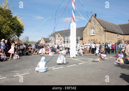 Maifeiertag im Hemswell Village in Lincolnshire, England. Bewahren die Dorftraditionen. Stockfoto