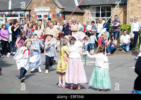 Maifeiertag im Hemswell Village in Lincolnshire, England. Bewahren die Dorftraditionen. Stockfoto