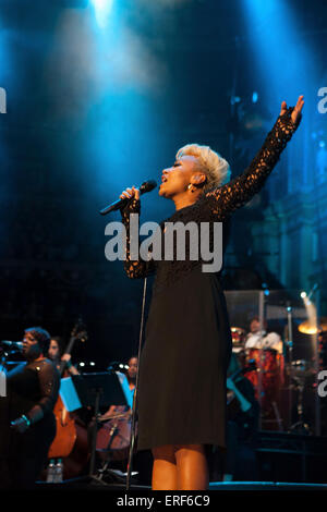 Emeli Sande stürmten die Bühne der Royal Albert Hall London im November 2012 mit Songs aus ihrem meistverkauften Album Our Version Stockfoto