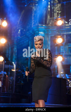 Emeli Sande stürmten die Bühne der Royal Albert Hall London im November 2012 mit Songs aus ihrem meistverkauften Album Our Version Stockfoto