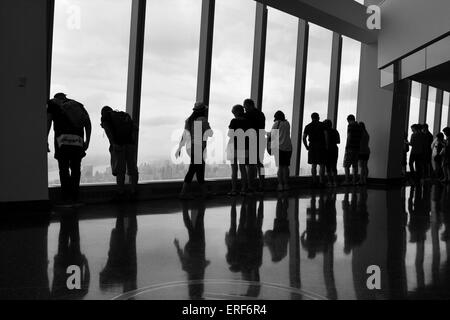 Die Leute an der Sternwarte an der Spitze des World Trade Center Tower One. Stockfoto