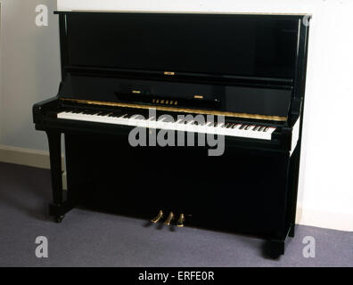 INSTR - KEYBOARD - Klavier - aufrechte Yamaha Klavier. Ganze Klavier ...