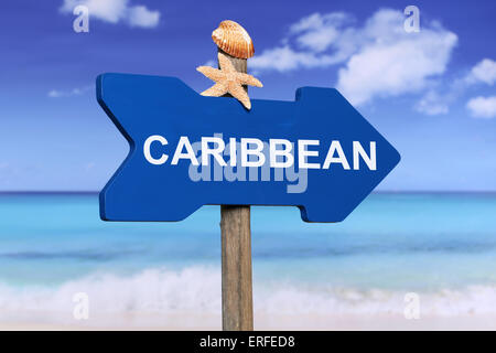 Karibische Meer mit Strand und Meer im Sommer im Urlaub Stockfoto