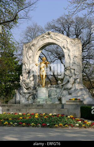 Johann Strauss II - Denkmal an den österreichischen Komponisten im Stadtpark, Wien, Österreich. 25. Oktober 1825 - 3. Juni 1899. Der König des Walzers. Stockfoto