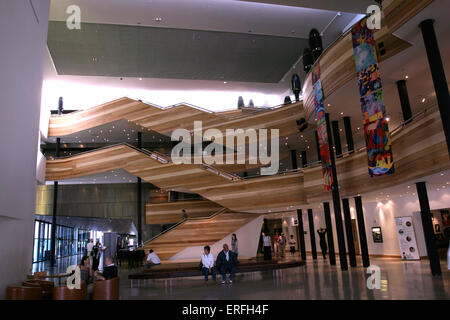 Wales Millennium Centre - Innenansicht der Haupthalle der darstellenden Künste zentrieren in der Bucht von Cardiff, Wales. Geöffnet Stockfoto