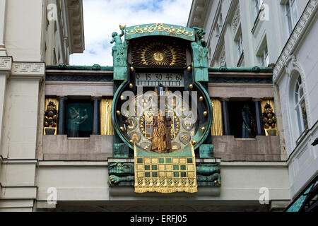 Figürliche Uhr Anker in Wien Stockfoto