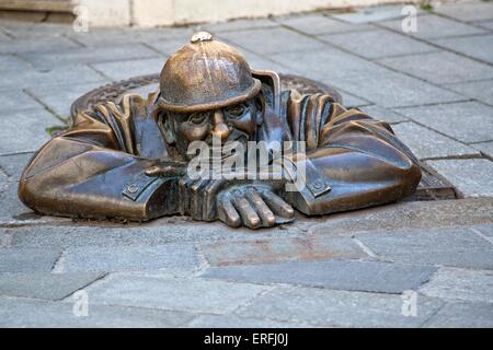 Statue "Mann bei der Arbeit" in Bratislava Stockfoto