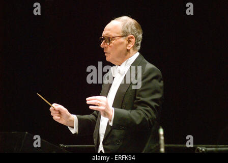 Ennio Morricone Durchführung von Rome Sinfonietta Orchestra und der Crouch End Festival Chorus, 2. Dezember 2006, Hammersmith Stockfoto