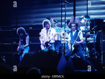 Status Quo - Porträt der englischen Rock-Band, die erklingt in der Birmingham International Arena im Jahr 1982. Gruppe wurde gegründet von Stockfoto