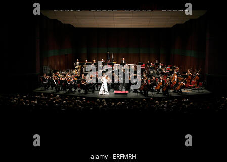 Joan Kwuon - Porträt des amerikanischen Geigers mit dem BBC National Orchestra of Wales, in den USA. Stockfoto