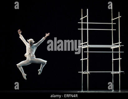 Arnold Schönbergs Ballett "Pierrot Lunaire" - Alexander Zaitsev als Pierrot als Columbine in einer Inszenierung an der Königlichen Oper Stockfoto