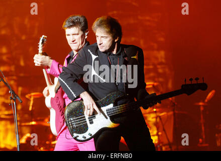 Chris Isaak - Porträt der amerikanische Sänger und Songwriter im Hammersmith Apollo, London, UK, 20. April 2007 durchführen. 26. Juni 1956. Stockfoto