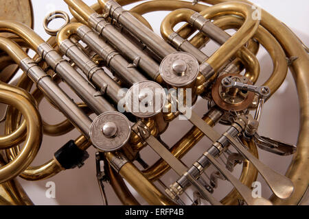 Horn, die Alexander, (unlackiert Instrument), mit Schleusen, und B-Ventil Stockfoto