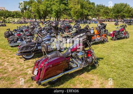 WASHINGTON, DC, USA - Motorräder geparkt auf der National Mall während Rolling Thunder Rally am Memorial Day Wochenende. Stockfoto