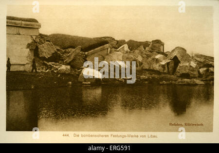 Libau unter deutscher Besatzung Weltkrieg. Foto entnommen, zeigt zerstörte Befestigungsanlagen in Libau. Beschriftung ist ironisch, Stockfoto