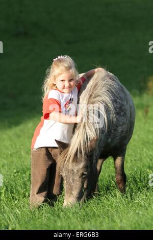 Mädchen mit pony Stockfoto