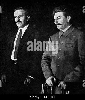 Wjatscheslaw Molotow und Joseph Stalin.    VM: Sowjetischer Politiker und Diplomat, 1890 – 8. November 1986. JS: Georgisch-geboren Stockfoto