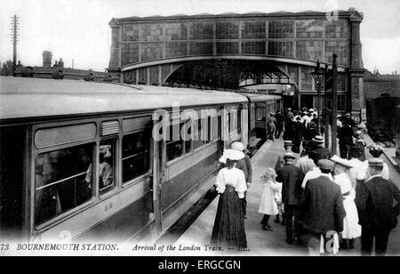 Ankunft des Zuges London Bournemouth Bahnhof Stockfoto