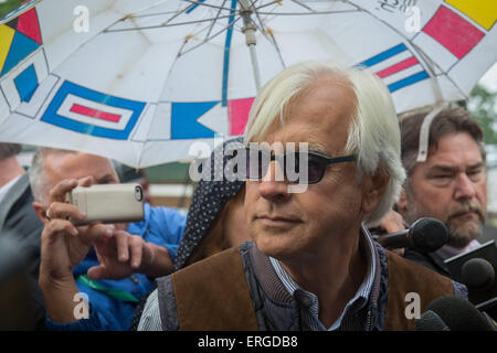 Elmont, New York, USA. 2. Juni 2015. Trainer BOB BAFFERT spricht zu den Medien vor der Ankunft der 2015 Belmont Stakes hoffnungsvollen amerikanisches PHAROAH, heute Nachmittag, Dienstag, 2. Juni 2015. Bildnachweis: Bryan Smith/ZUMA Draht/Alamy Live-Nachrichten Stockfoto