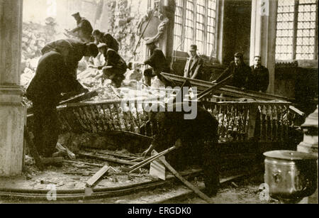 Krieg Schaden in London: All Hallows durch den Turm. Dezember 1940, am Morgen, nachdem eine Bombe an der östlichen Wand fiel. All Hallows ist Stockfoto