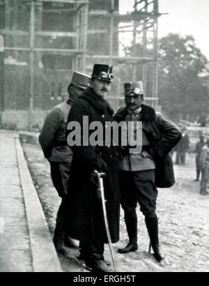 Kronprinz Carl Franz Joseph von Österreich (Karl Franz Josef von Österreich) in der Zentrale der Austro - ungarischen Armee. Stockfoto