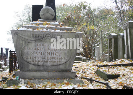 Ludwig Lazarus Zamenhof Grab auf dem alten jüdischen Friedhof, Warschau, Polen. Arzt, Sprachwissenschaftler und Schöpfer des Esperanto - eine neue Stockfoto