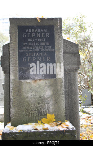 Alte jüdische Friedhof Warschau, Polen.  Grabstein von Abraham Gepner 1872-1943 und seiner Frau Stefania Gepner 1878-1943.  Beide Stockfoto