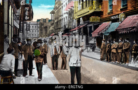 New York City - Pell Street in Chinatown. Mit Männer auf der Straße stehen.  Farbausführung Foto. Stockfoto