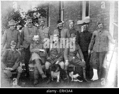 Sir Arthur Conan Doyle mit den Offizieren des Langman Krankenhauses in Südafrika, Datum Unbekanntes. Schottischer Autor und Schöpfer des Stockfoto