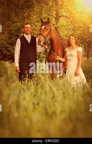 Brautpaar und warmbood Stockfoto