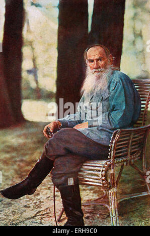 Leon Tolstoy, sitzen im Freien. Russischer Schriftsteller 1828-1910 Stockfoto