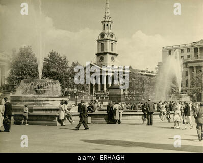 St. Martin in the Fields von Trafalgar Square, Ende der 1950er Jahre genommen. Sichtbar auf der linken Seite ist die National Gallery und auf die Stockfoto