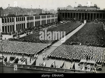 Rallye der deutschen Jugend in den Lustgarten, 1. August 1936, als Teil der Eröffnungszeremonie der Olympischen Spiele 1936 in Berlin. Stockfoto