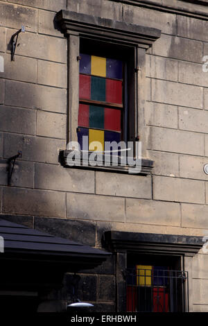 Die Straßen von Otaru sind Heimat für verschiedene Läden mit Kunsthandwerk. Stockfoto