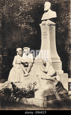 Jules Verne - Denkmal für den französischen Schriftsteller, 1828-1905.  Autor von 'Around the World in 80 Days"," Reise zum Mittelpunkt der die Stockfoto