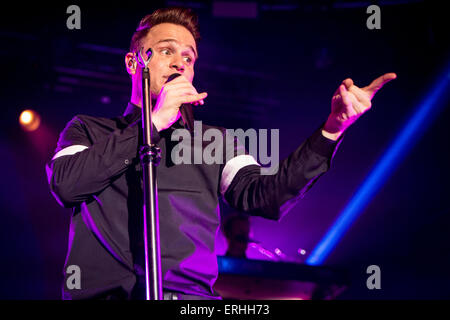 Mailand Italien. 2. Juni 2015. Der englische Singer/Songwriter OLLY MURS führt live im Music Club Fabrique während der "Nie wurden bessere Tour 2015" Credit: Rodolfo weitertransferiert/Alamy Live News Stockfoto