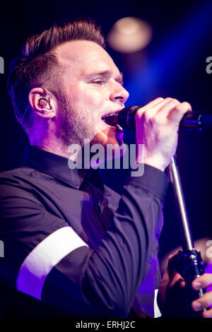 Mailand Italien. 2. Juni 2015. Der englische Singer/Songwriter OLLY MURS führt live im Music Club Fabrique während der "Nie wurden bessere Tour 2015" Credit: Rodolfo weitertransferiert/Alamy Live News Stockfoto