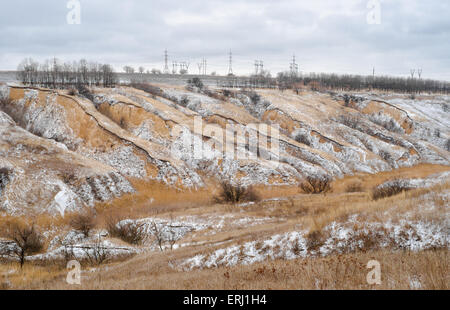 Bodenerosion in der Ukraine - Winter-Version. Stockfoto