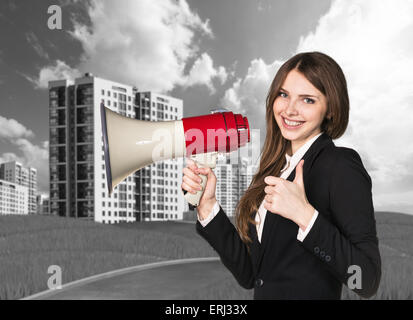 Frau im Megaphon sprechen Stockfoto