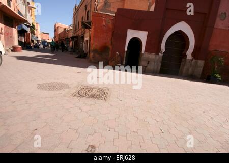 Schuss aus der Hüfte: Medina Marrakesch Stockfoto