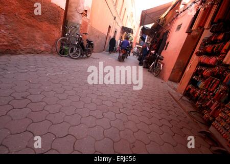 Schuss aus der Hüfte: Medina Marrakesch Stockfoto