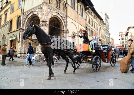 Pferdekutsche an der Piazza San Giovanni, Florenz Stockfoto