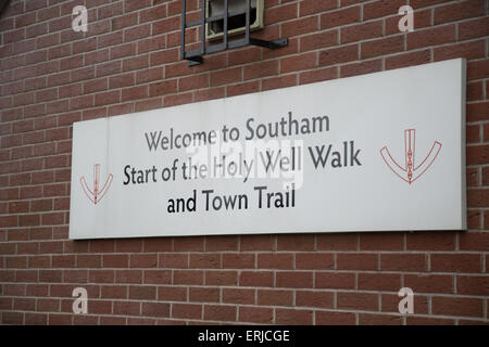 Southam Stadt Trail und Heilige gut Fuß im Zentrum Stadt in Warwickshire, England Stockfoto