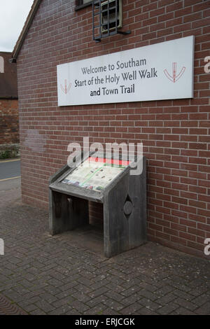 Southam Stadt Trail und Heilige gut Fuß im Zentrum Stadt in Warwickshire, England Stockfoto