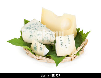 Verschiedene Arten von Käse. Isoliert auf weißem Hintergrund. Stockfoto