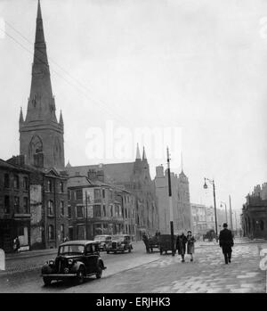 Kathedrale von Salford, Manchester. 7. März 1946. Die Cathedral Church of St. John der Evangelist, normalerweise bekannt als Salford Kathedrale, ist eine römisch-katholische Kathedrale in der Stadt von Salford, Greater Manchester, England. Stockfoto