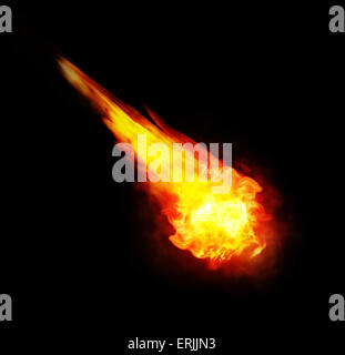 roten und gelben Feuerball (Fireball) auf schwarzem Hintergrund isoliert Stockfoto