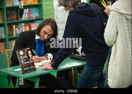 Cedric Villani französische Mathematiker Autor Signierstunde anlässlich Hay Festival 2015 Stockfoto